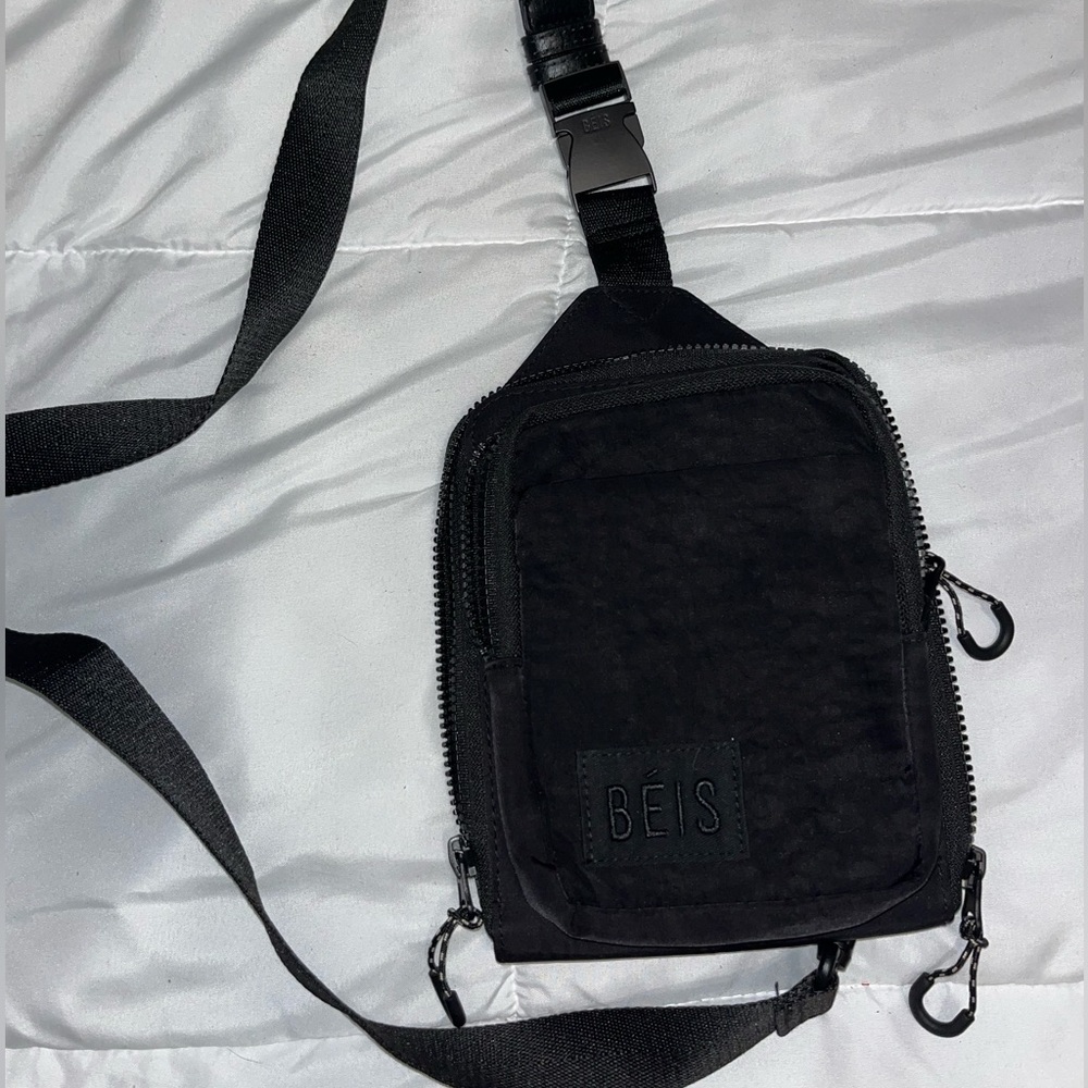 Black BEIS The Sport Sling
